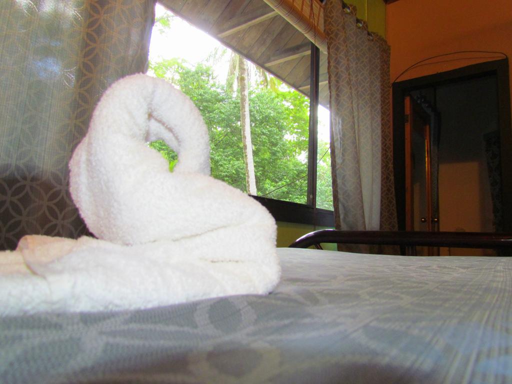 Kacha B&B Beach Front Manuel Antonio Szoba fotó